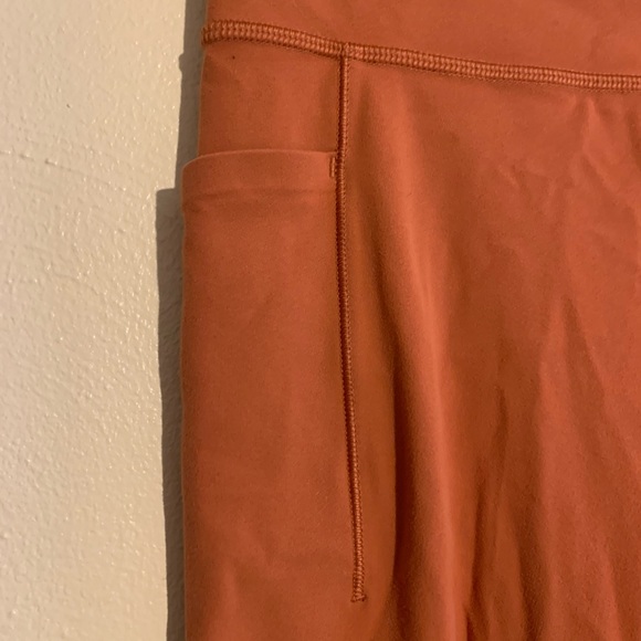 Athleta Salutation Stash Pocket Crop Tights orange - Picture 4 of 8
